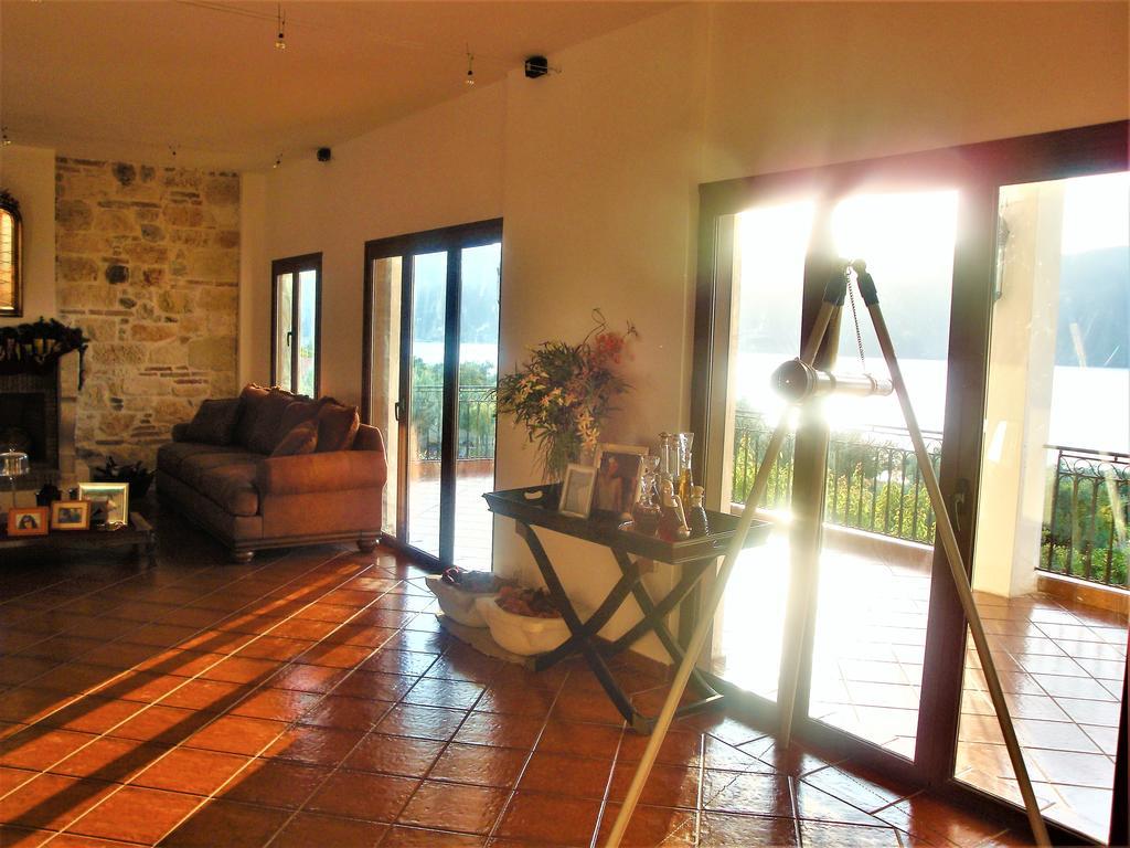 Waterfront Mediterranean Villa Skroponeria Exteriér fotografie